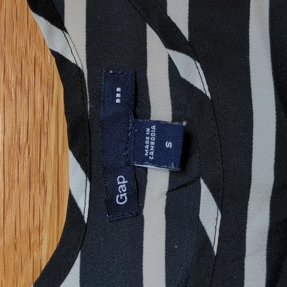 Gap sleeveless peplum striped top - Picture 3 of 4